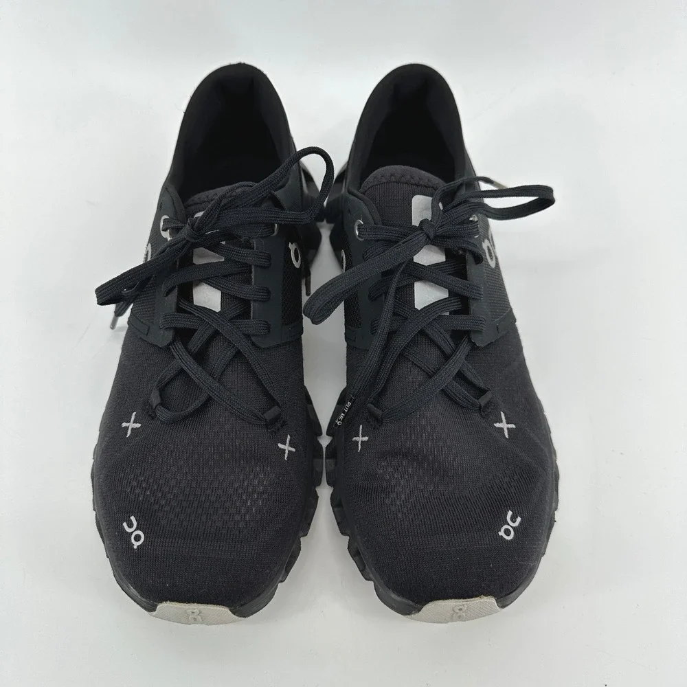 On Running Women's Black and White Cloud Sneakers - Picture 4 of 8